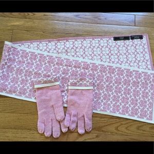 Coach signature C pink gloves and scarf set